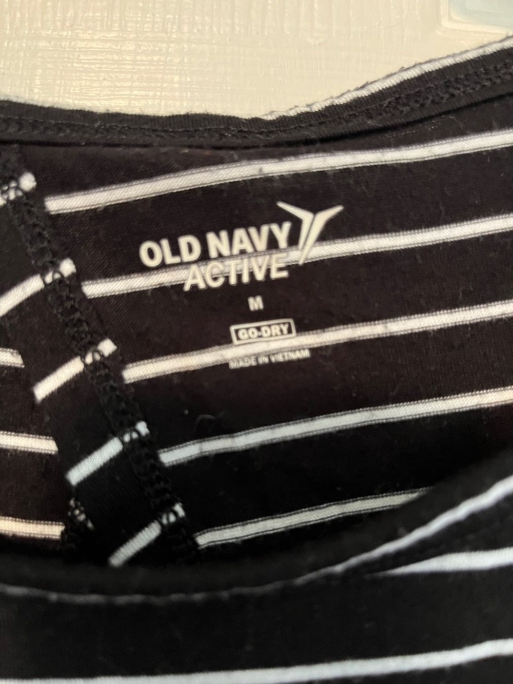 Old Navy Active Open Back Black & White Striped Short Sleeve Tee - Picture 2 of 4